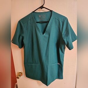 Figs Casma Scrub Top in Hunter Green Large. Good condition